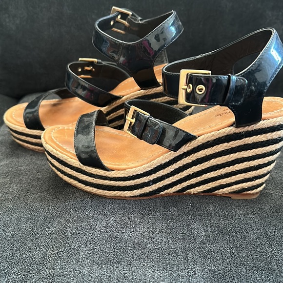 Kate Spade sandals. - Picture 3 of 7